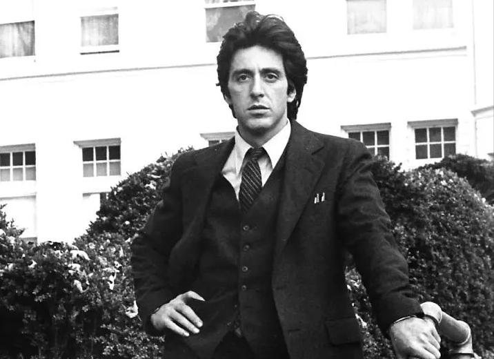 《伸张正义》讲述了在道德与法律冲突下，个人应该如何做出选择？