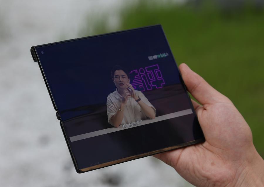 华为刚上市2000元左右5g手机,华为新机一千多元性价比高的手机