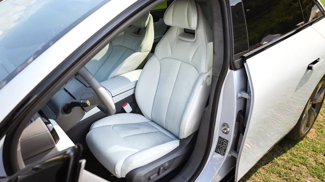 预售价18-27万元零跑c01开启预售,c01零跑增程行政版降价多少