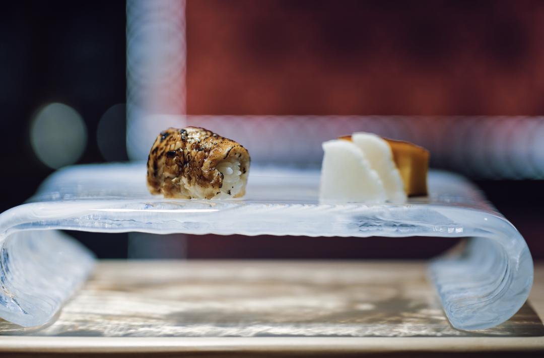 配备一星米其林黑珍珠餐厅,比米其林黑珍珠高端的餐厅