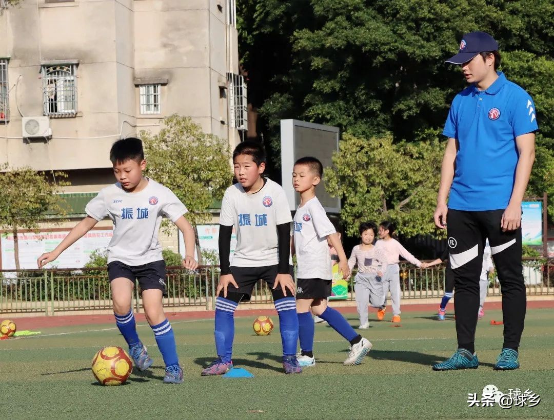 少年当自强足球,少年当自强篮球操