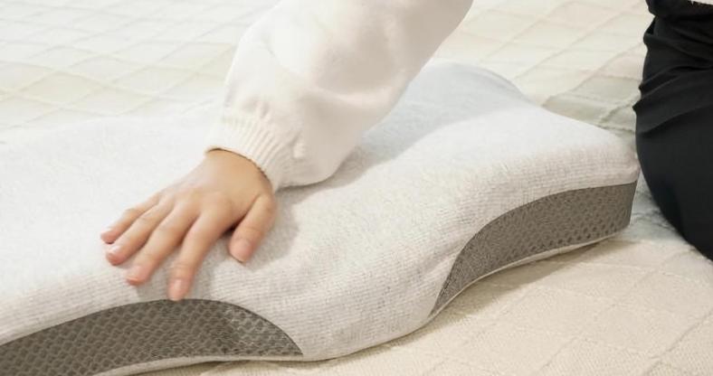 睡眠好不好枕头很重要,睡眠质量差枕头放什么