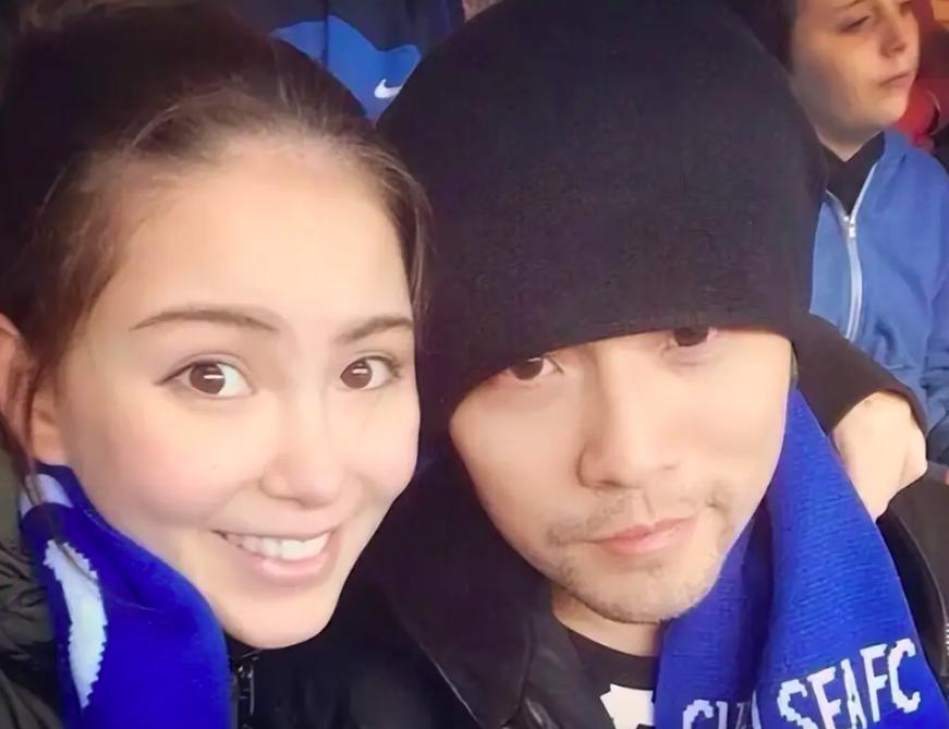 昆凌靠周杰伦成为明星,中专毕业的昆凌为何被周杰伦独宠