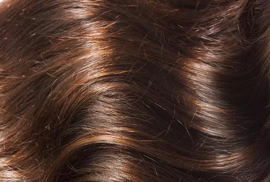 护发素弄到头皮上会导致脱发吗,护发素用错了怎么挽救