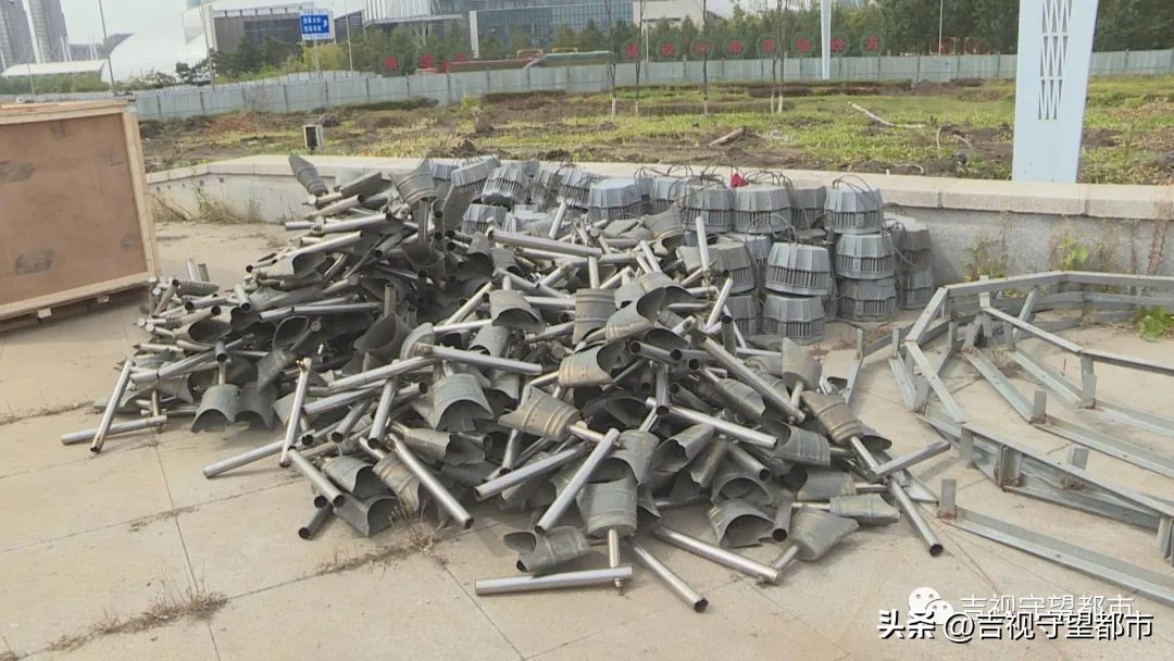 世纪广场21根巨柱被拆除,世纪广场21根柱子被拆除