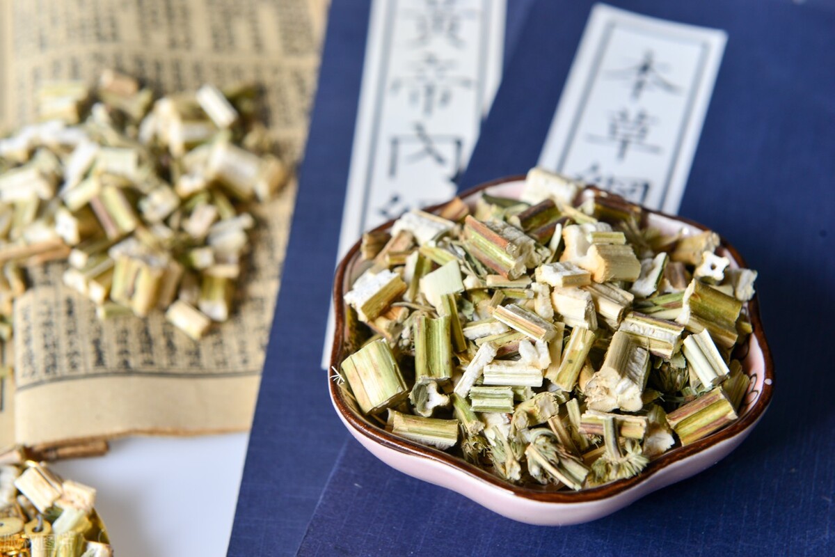 益母草是妇科“圣药”，千万不要小看这几大功效，多数人不知道