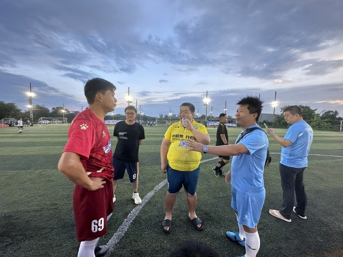 一带一路华人华商足球联盟成立格力杯新加坡夺冠
