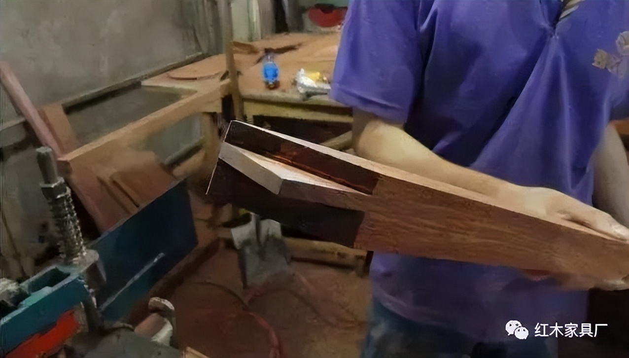 花10多万买的非洲酸枝家具，根本不是红木家具，只是非洲杂木