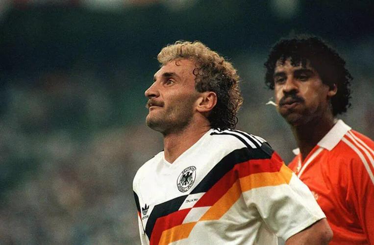 球员为什么在球场上吐痰,为什么球员总吐痰