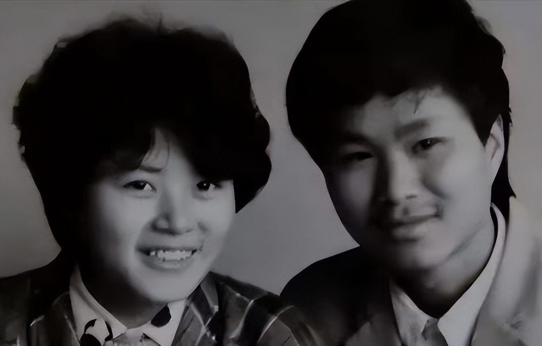 湘潭大学女教授和校门口摆摊的丈夫，女教授：他都是为了我