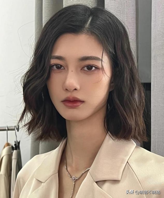 脸上有很多痣的女人代表什么,脸上这4个部位有痣到老都优雅