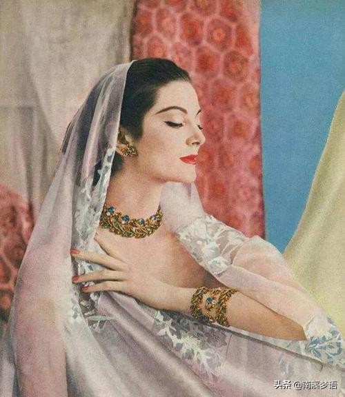 90岁超模卡门死亡之吻,92岁超模卡门