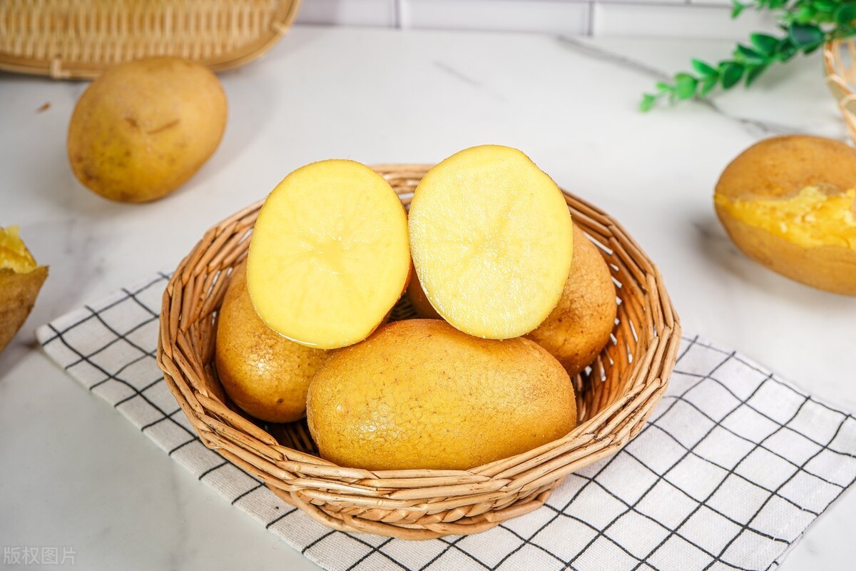 不锈钢锅顽固油污去除,不锈钢锅污渍怎么刷掉