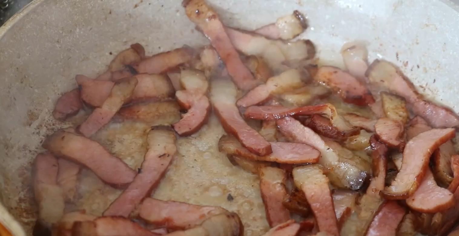炒腊肉不放任何配菜怎么炒香,炒腊肉没煮水很咸咋办