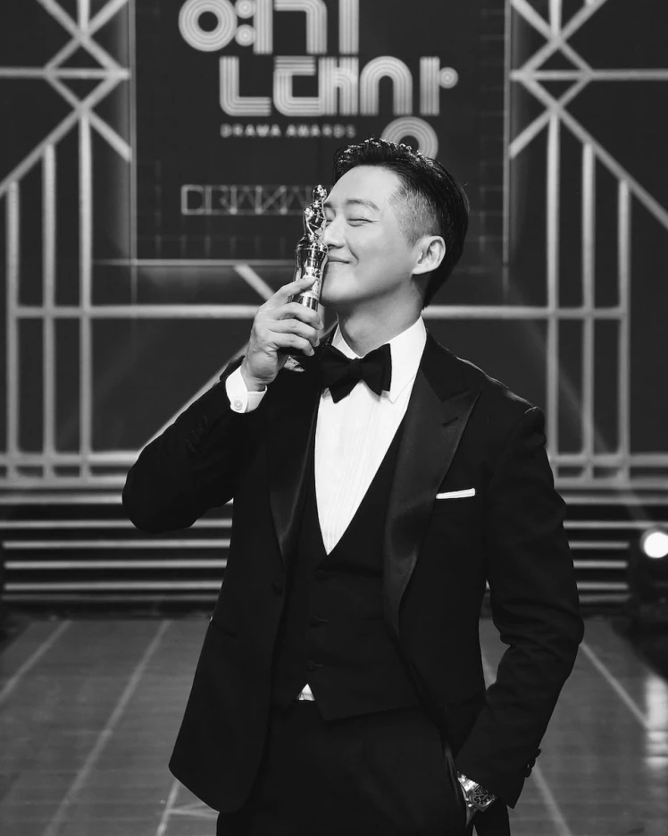 黑色太阳南宫珉戴的手表,南宫珉戴的手表