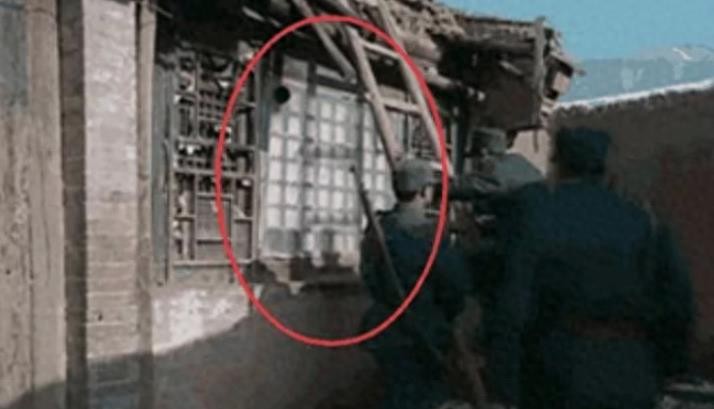 影视剧中各种奇葩穿帮,电视剧爆笑穿帮镜头看一次笑一次