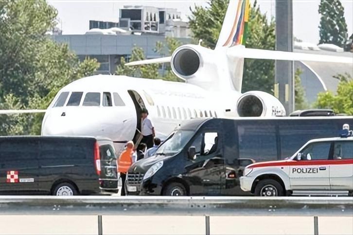 上百架飞机飞往中国,一夜之间500架飞机