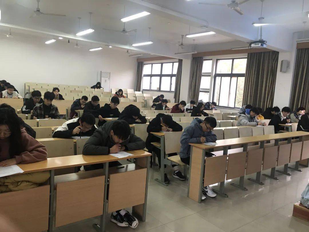 七旬患癌老人种树价值六亿,患癌患者卖房捐款后续