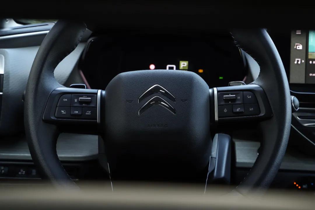 凡尔赛c5x性价比最高车型,凡尔赛c5x低配多少落地