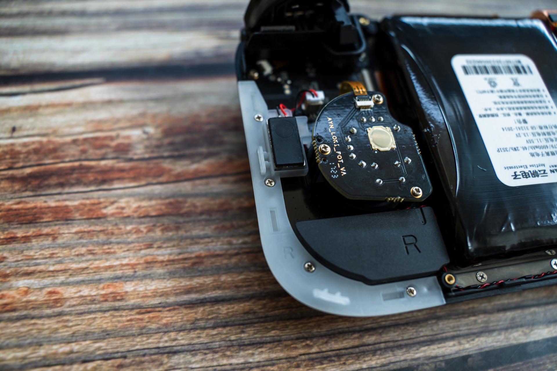 迟到的王者AYNLokiMaxWin掌机开箱与测试