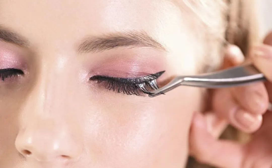 每年赚70亿：这个山东小镇公然“造假”，却让全世界女孩为它疯狂