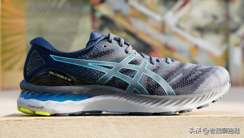 比较耐穿好看的慢跑鞋,穿一年的鞋推荐