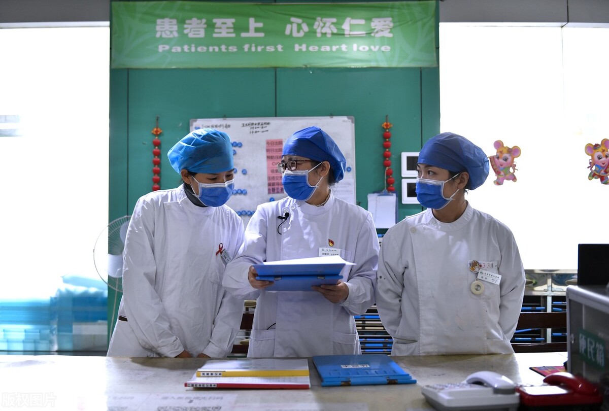 合同工护士相当于国企的合同工吗,北京二甲医院护士合同制待遇