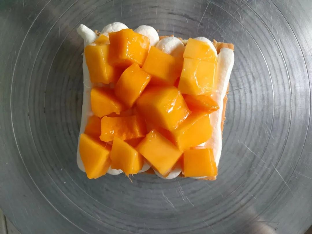 韩国ins博主，用饼干做创意蛋糕，一天1000个不愁卖