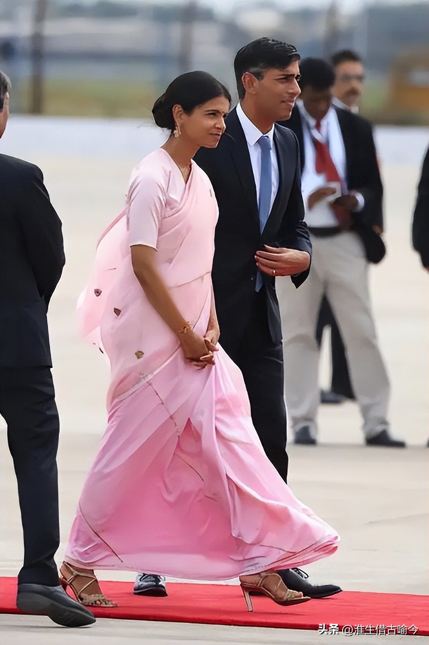 印度峰会上争奇斗艳：韩国第一夫人好嫩，日本第一夫人清新脱俗