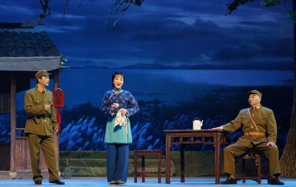 从经典走向世俗，探析小说《沙家浜》的大众传播性