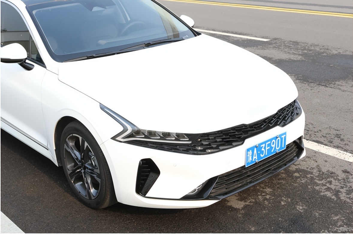 起亚k5对比国产车怎么选,闭眼买不出错的车