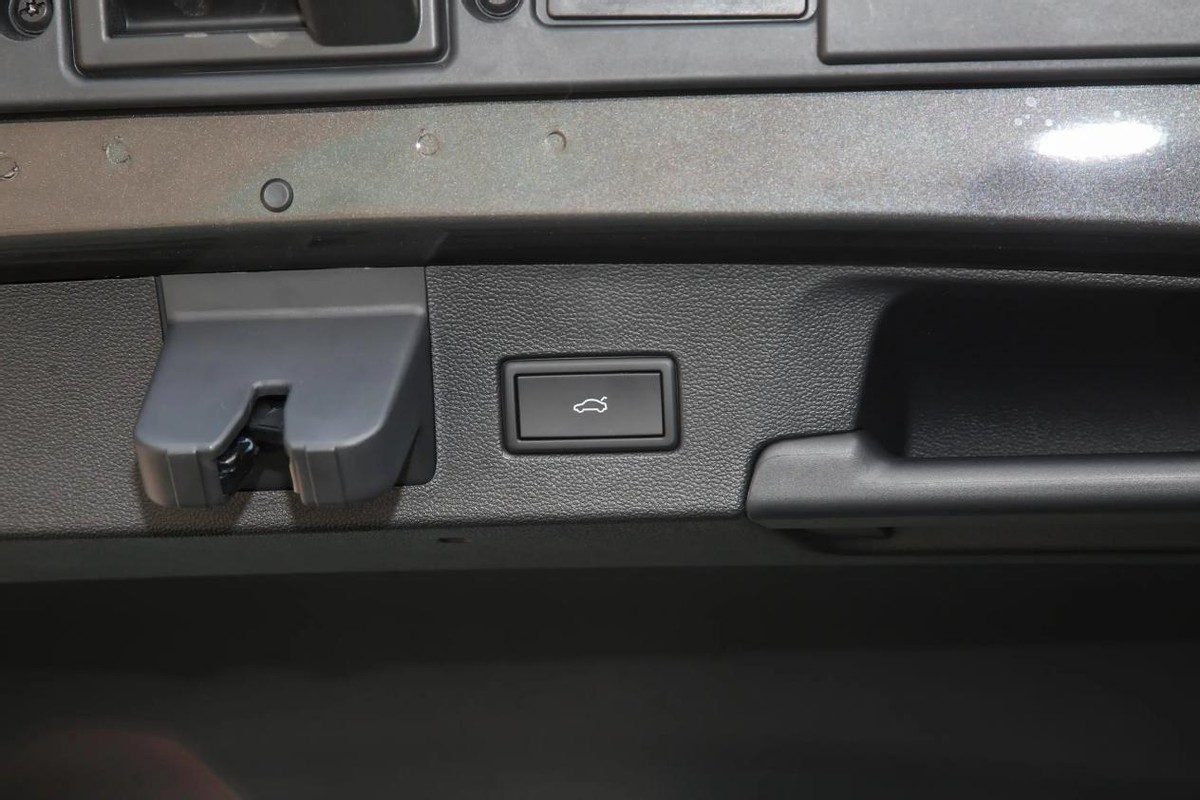 年轻人第一次买车，试完本田雅阁，再试大众凌渡L，才知道选谁好