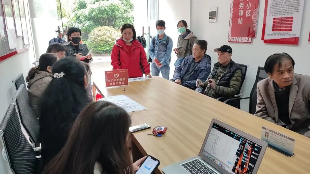 东龙社区“岗在小区”行动：从小事不出社区到不出小区