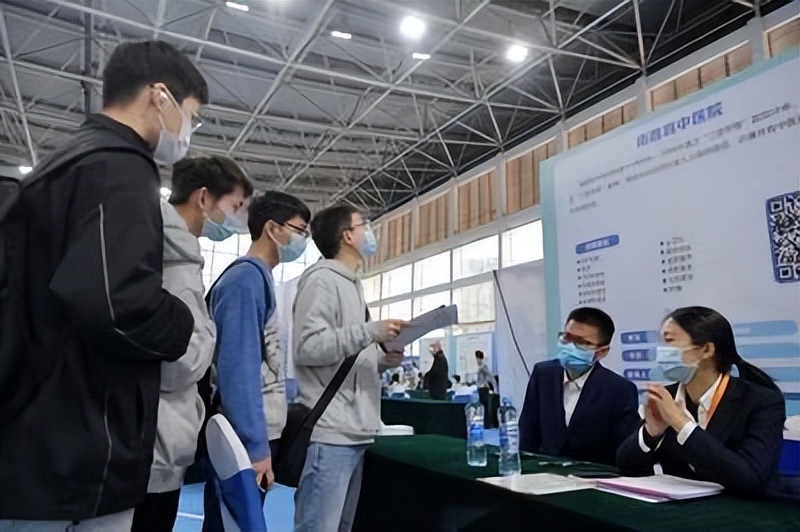 校招跟社招对公司的区别,社招和校招差距大吗