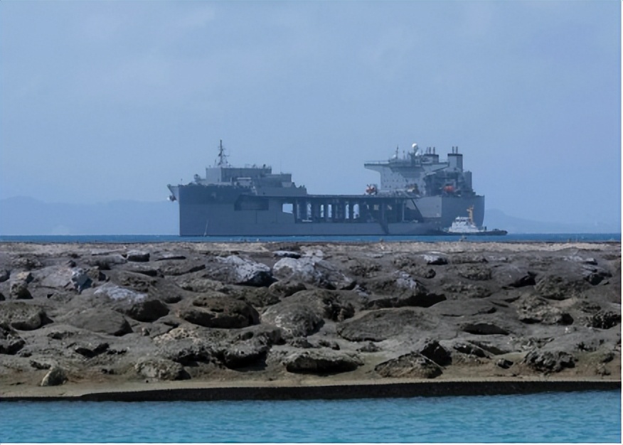 跑到南海寻衅滋事!起底美军这艘“民改军”9万吨大船