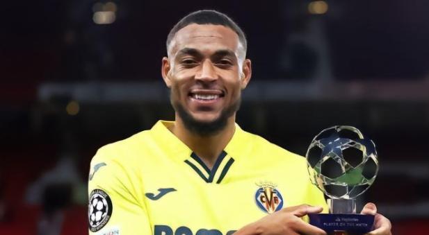 25岁荷兰天才神锋状态低迷，却成转会香饽饽，3大英超劲旅哄抢