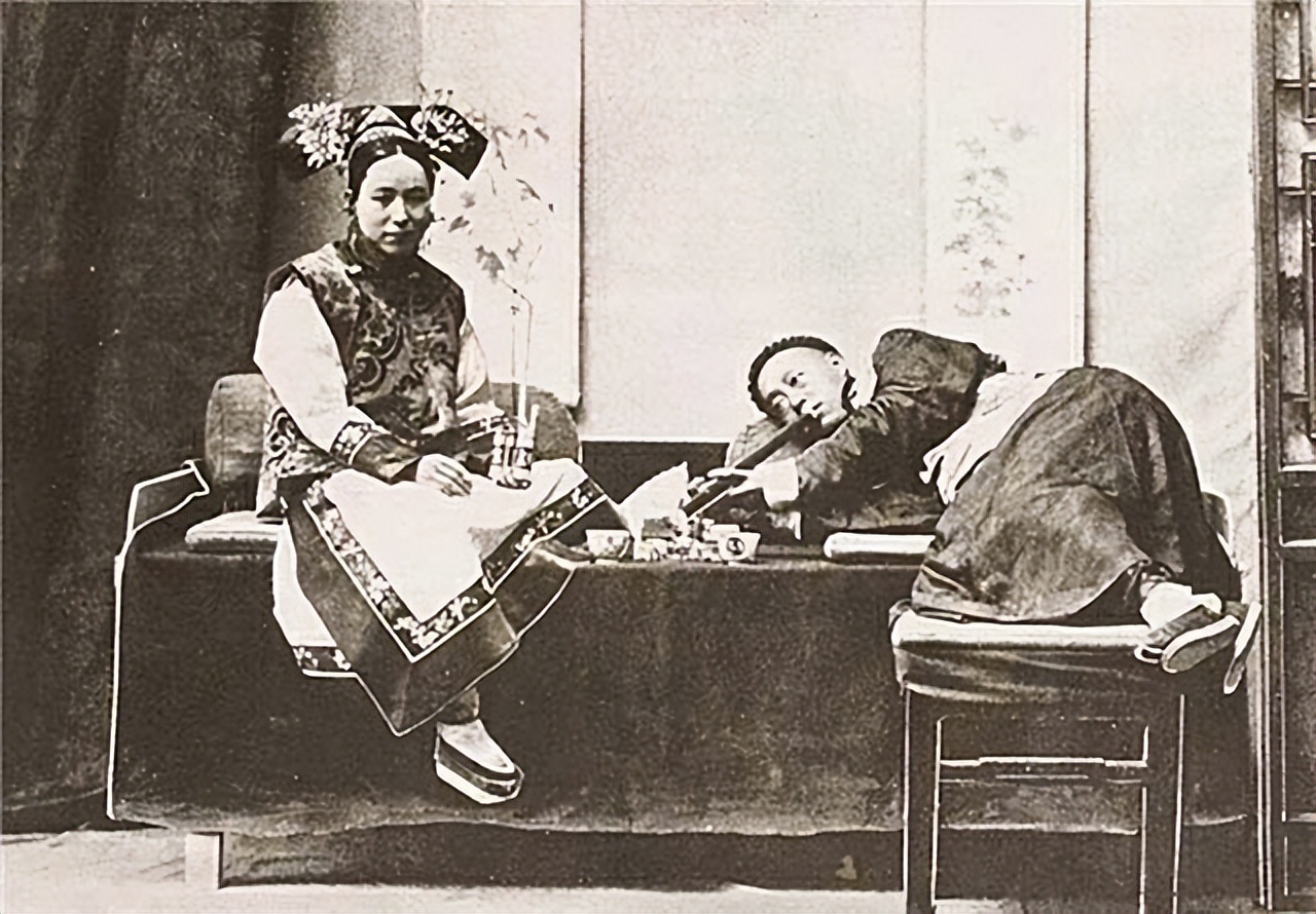 07年清宫3吨重“龙床”现身,专家称来历不简单,收藏者:5亿就卖