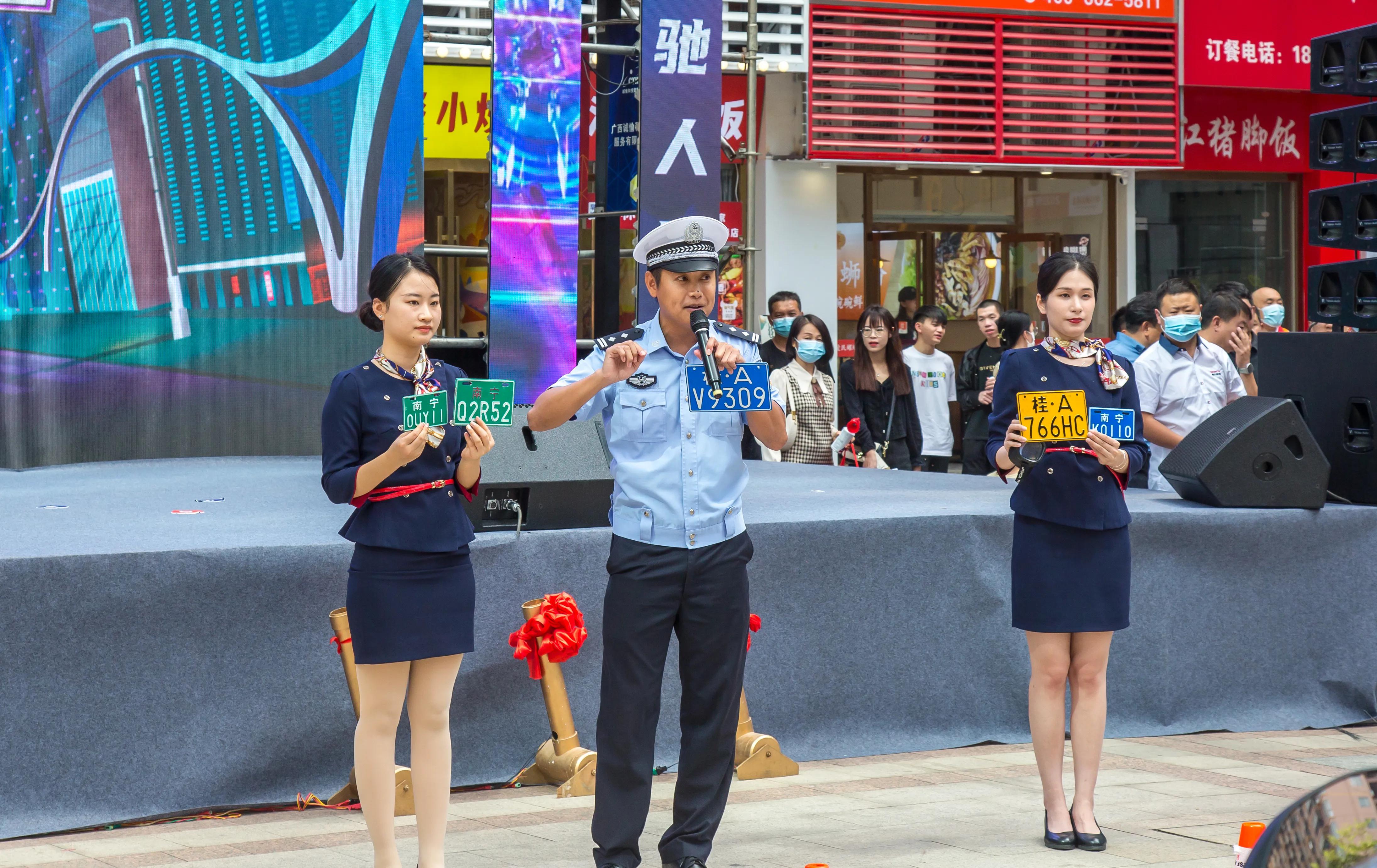 飞驰人生骑摩托片段,飞驰人生摩托车视频