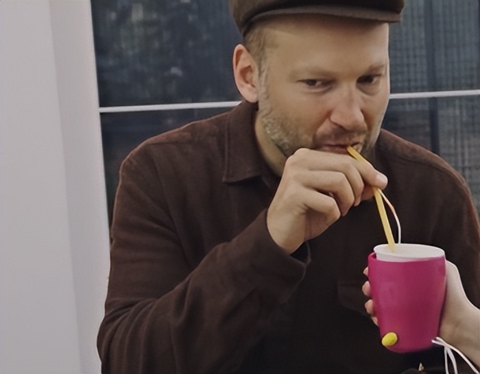 日本推出能让饭菜变咸的电筷子，这下真·重口味了