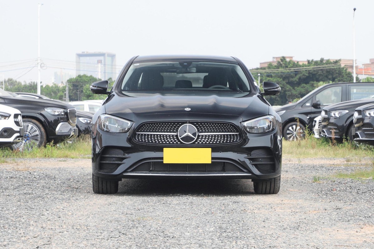 奔驰e级走量车型,奔驰e级真的是普通人的天花板吗