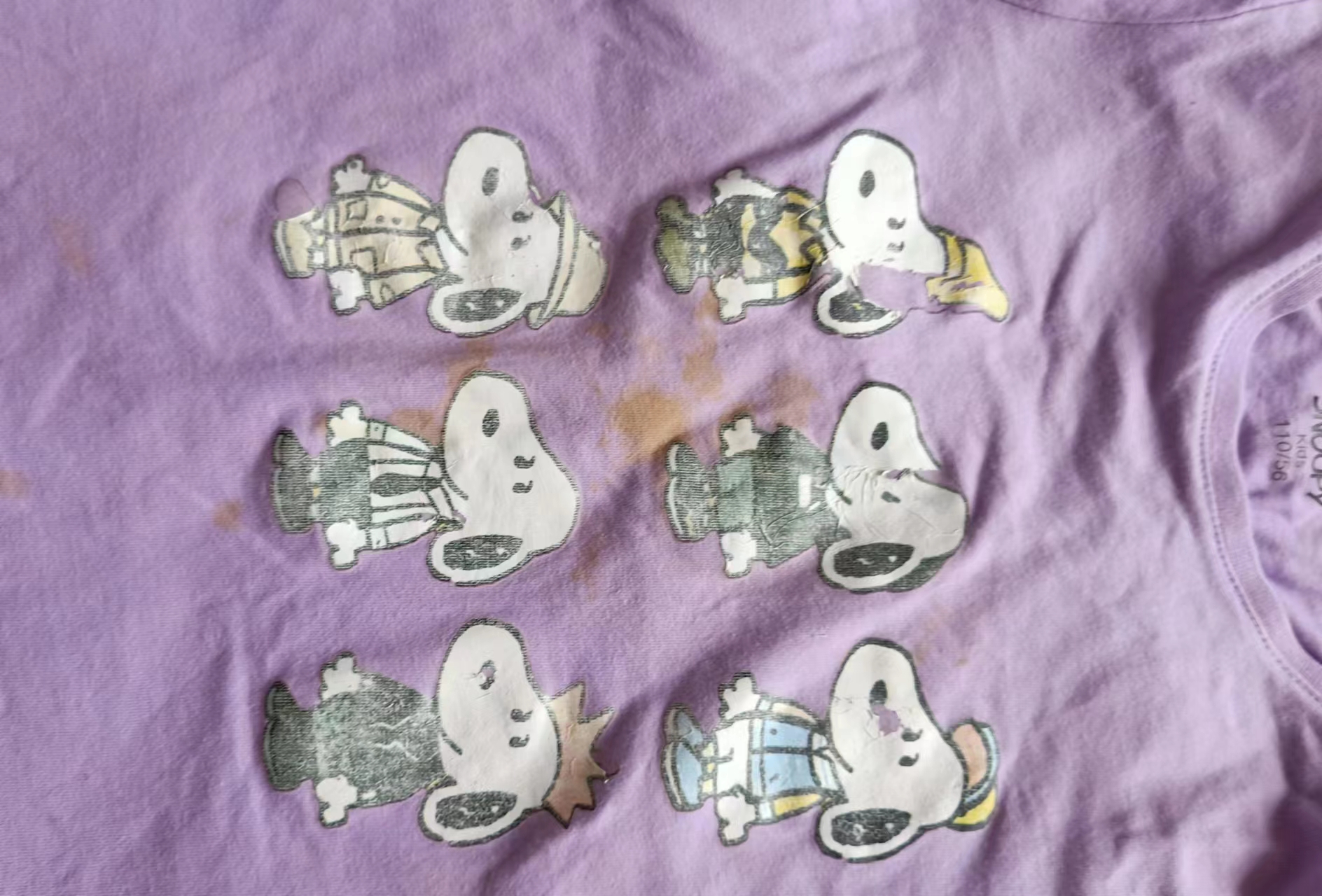 小孩子衣服上的水果渍油渍怎么洗,孩子衣服上的果汁污渍怎么去除