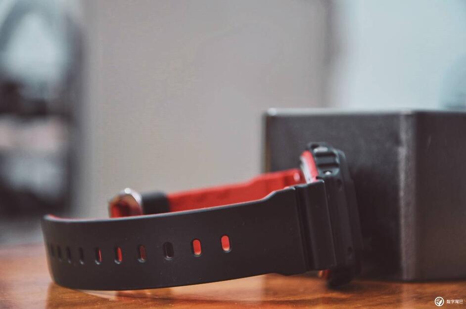 卡西欧g-shock女表试戴,卡西欧太阳能表g-shock时间调整