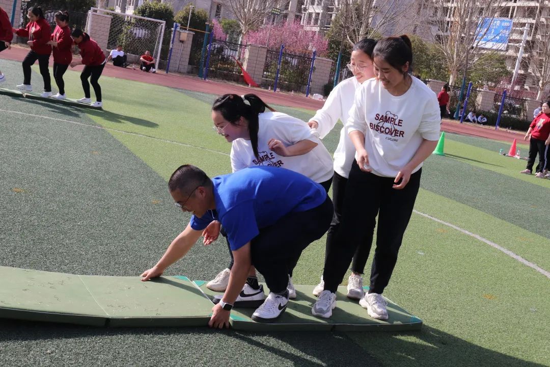 趣味运动会，精彩半边天——惠济区江山路中心学校举行三八节活动