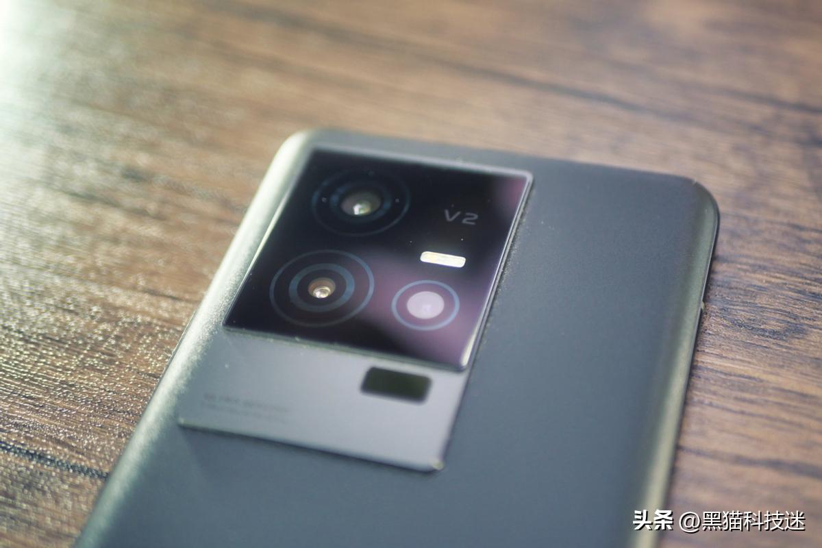 iqoo11和小米13谁的使用体验更好,iqoo11与小米13的优缺点