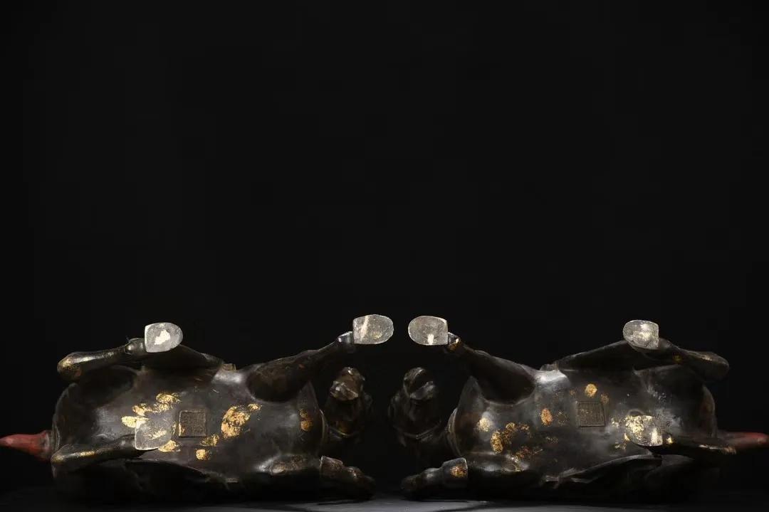 铜泥金马到成功一对单只尺寸：长43cm宽14cm高40cm总重24.2公斤