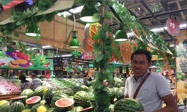 东*姑北**娘国外旅游，小7岁导游对她念念不忘，两人结婚5年后怎么样