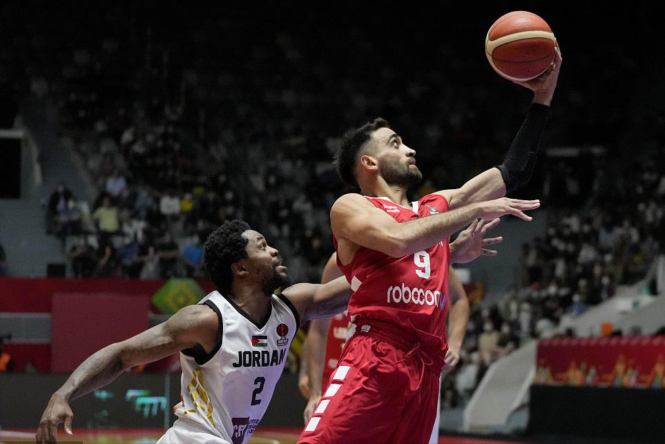 阿拉基砍下32分无失误,阿拉基绝杀约旦得分