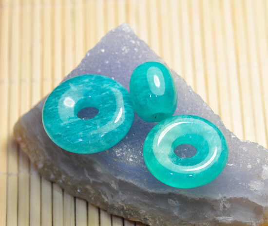 天河石和蓝纹石有区别吗,天河石功效和寓意