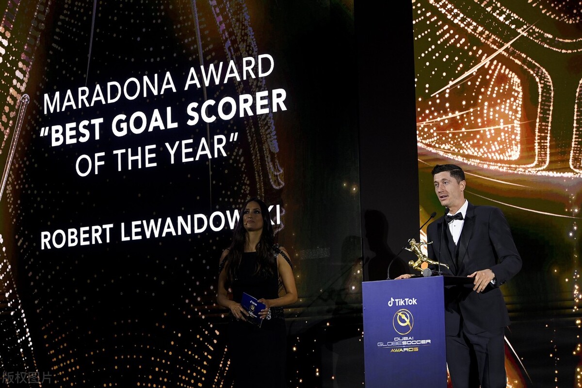 fifa年度莱万诺伊尔,莱万即将追平c罗欧冠纪录