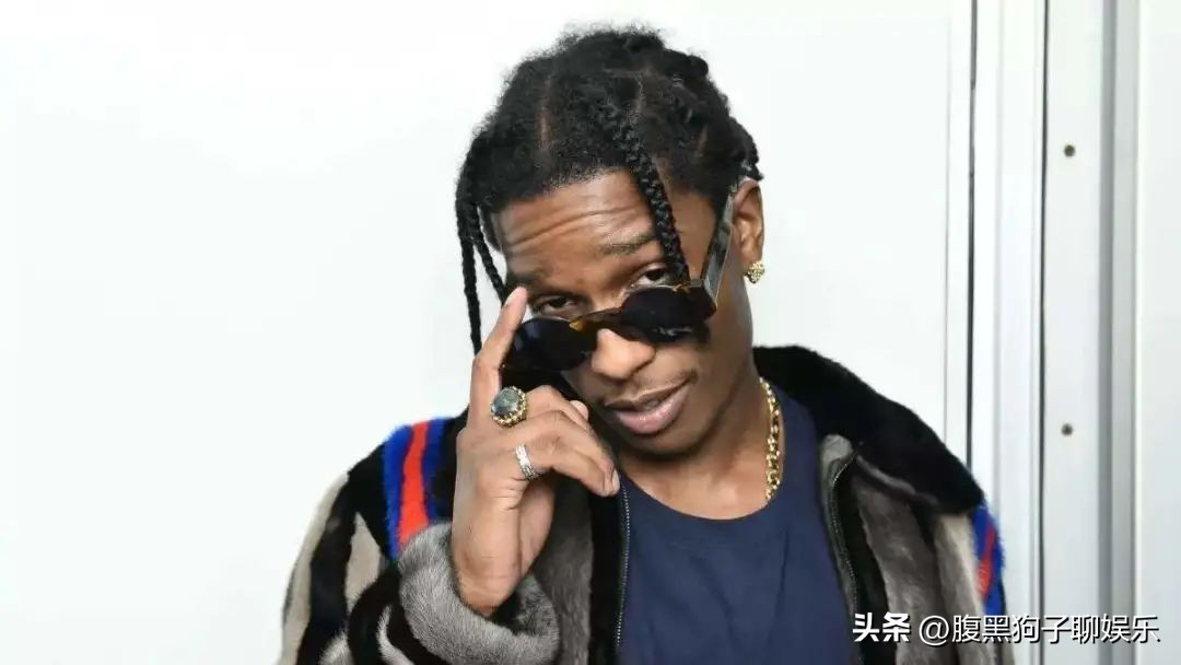 蕾哈娜持枪,蕾哈娜为什么被男友打伤了